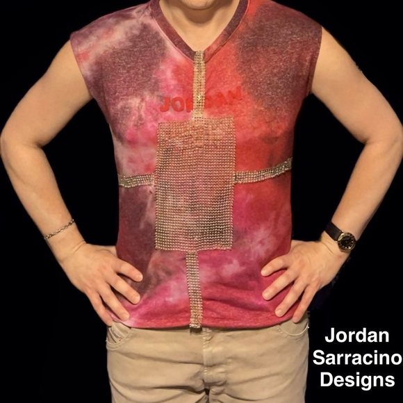 Red&Gold Knit Vest - Picture 2 of 2